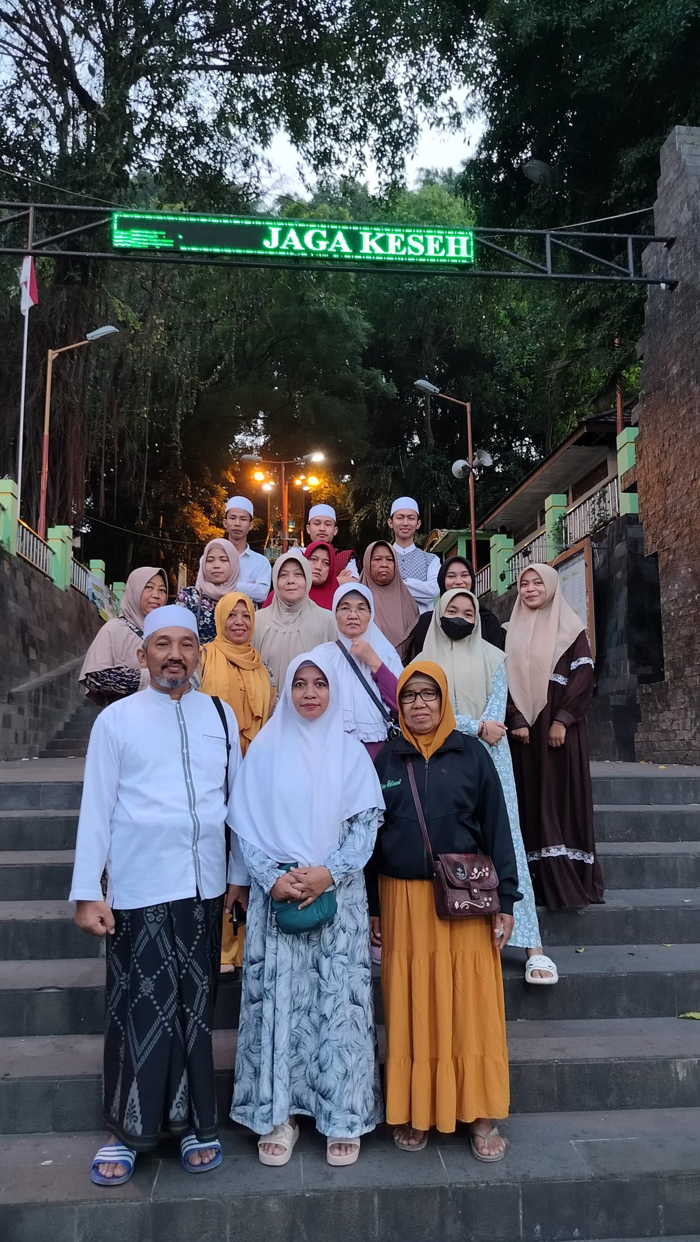 Ziarah Wali Jatim Madin Rohmatu Lil Alamin